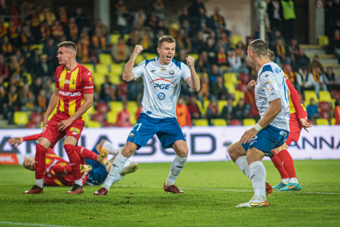 Pilka nozna. PKO Ekstraklasa. Korona Kielce - Stal Mielec. 14.10.2022