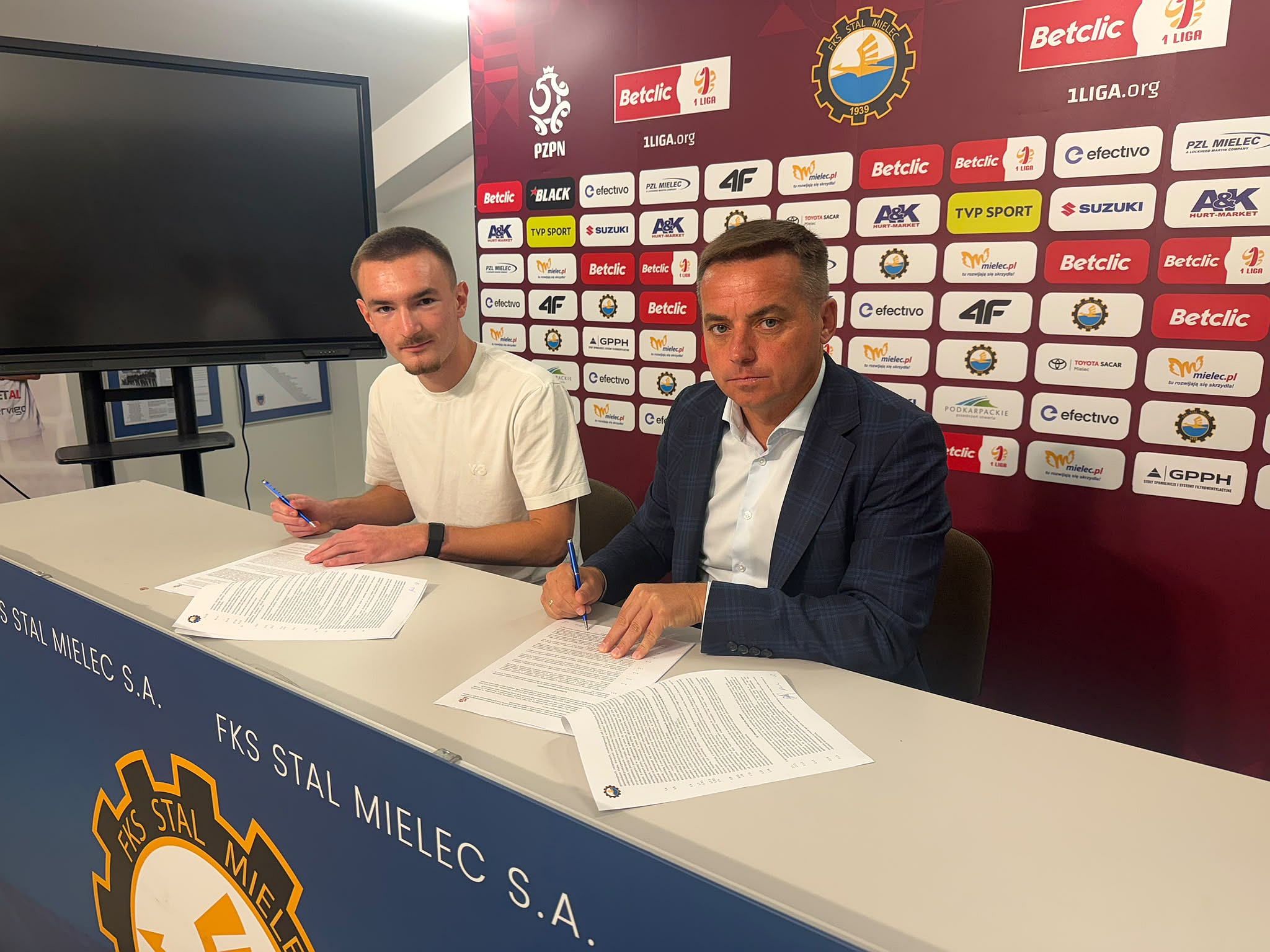 Patryk Prajsnar zawodnikiem FKS Stal Mielec